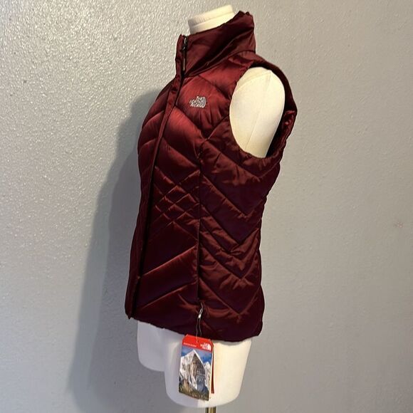 NEW The North Face 550 women’s goose down vest burgundy color size XS - Picture 5 of 13